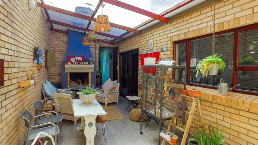  Bedroom Property for Sale in Parkside Eastern Cape